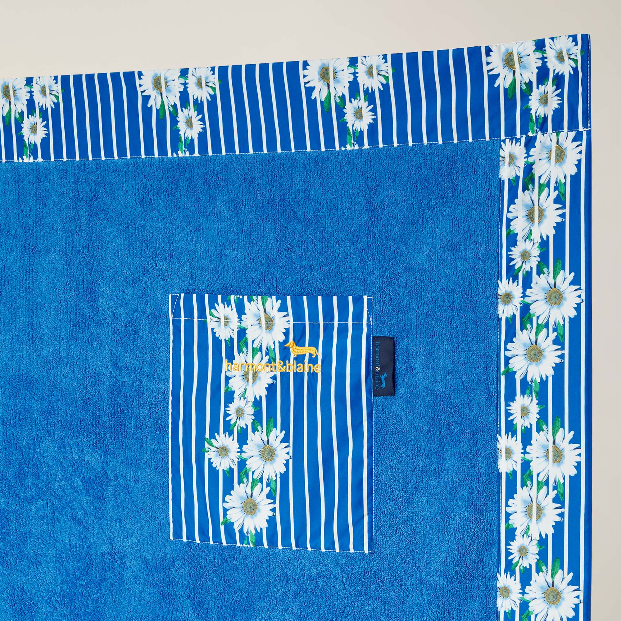 Beach Towel with Stripes and Daisies, Light Blue, large image number 2